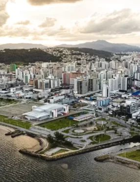 São José prevê definir em 2026 modelo de concessão para novos empreendimentos na orla da Baía Sul