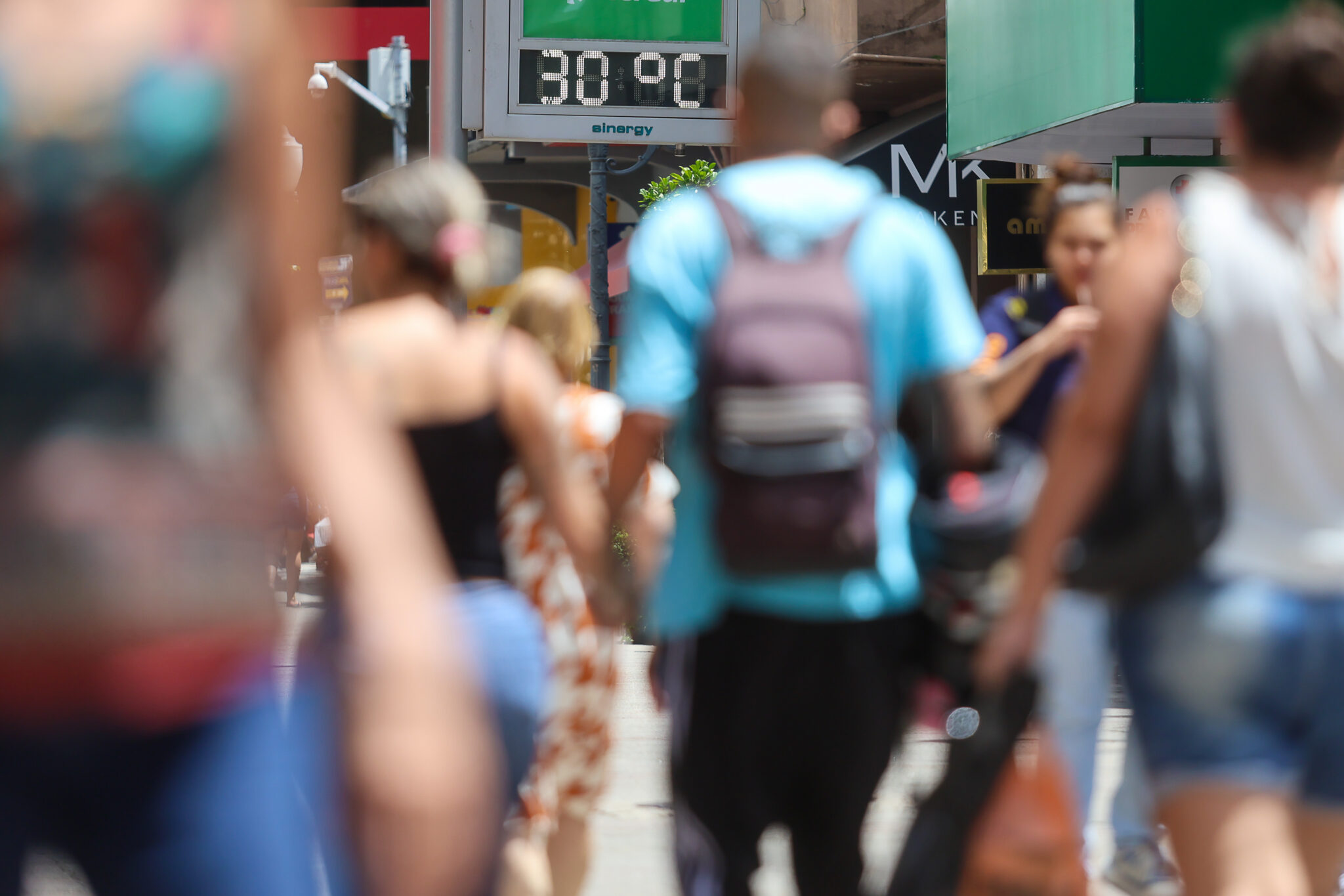 Verão em Santa Catarina terá temperaturas elevadas e chuvas irregulares, aponta Fórum Climático