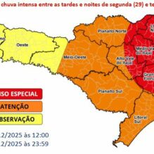 Chuva intensa eleva risco de alagamentos e deslizamentos em Santa Catarina