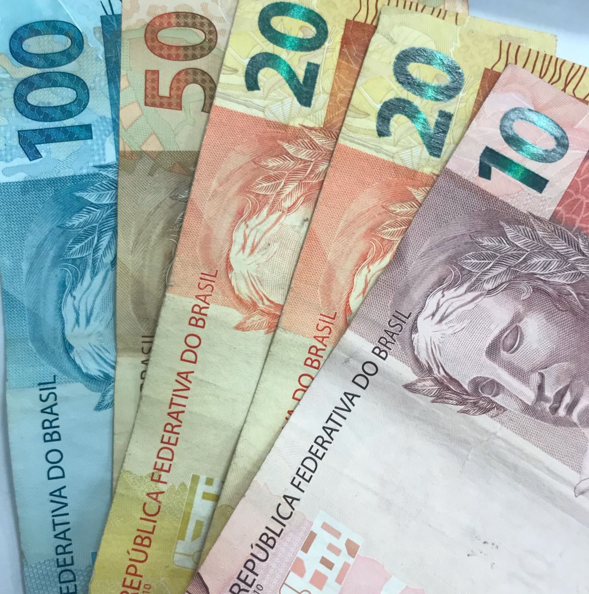 Inadimplência recua em novembro após sete meses de alta em Santa Catarina