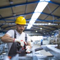 Produção industrial de Santa Catarina cresce 3,4% em 2025 até novembro e tem terceiro melhor desempenho do país