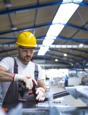 Produção industrial de Santa Catarina cresce 3,4% em 2025 até novembro e tem terceiro melhor desempenho do país