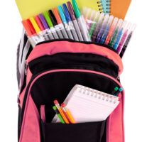 Itapema inicia entrega de mais de 15 mil kits escolares para alunos e profissionais da rede municipal