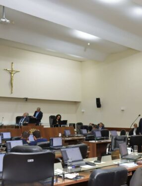 Câmara de Florianópolis aprova projeto que padroniza divulgação de boletins médicos nas unidades de saúde