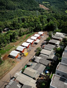 Prefeitura de Chapecó entrega cinco moradias a famílias retiradas de áreas de risco