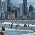 Praia Central de Balneário Camboriú atinge 100% de balneabilidade antes do Carnaval