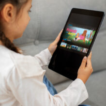 Debate na Alesc discute impactos do uso de telas na infância e segurança digital