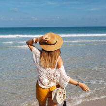 Turismo de verão de 2026 no litoral de SC teve turista mais cauteloso e comércio com desempenho desigual