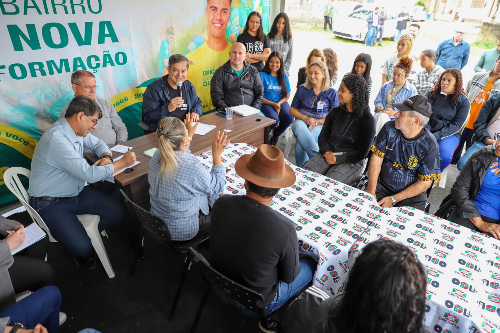 Programa “Criciúma, quem ama cuida” leva serviços e gabinete itinerante à região da Cidade Mineira