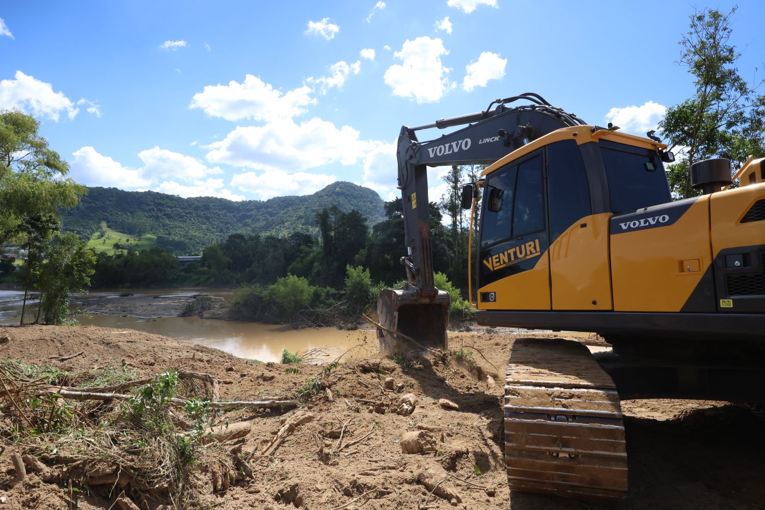 Estado publica editais de R$ 32,5 milhões para obras de melhoramento fluvial no Alto Vale do Itajaí