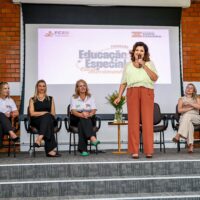 Programa estadual prevê capacitação de 26 mil profissionais da educação especial em SC
