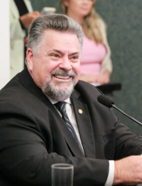 Projeto que prevê fornecimento de tirzepatida avança na Alesc com aprovação na CCJ