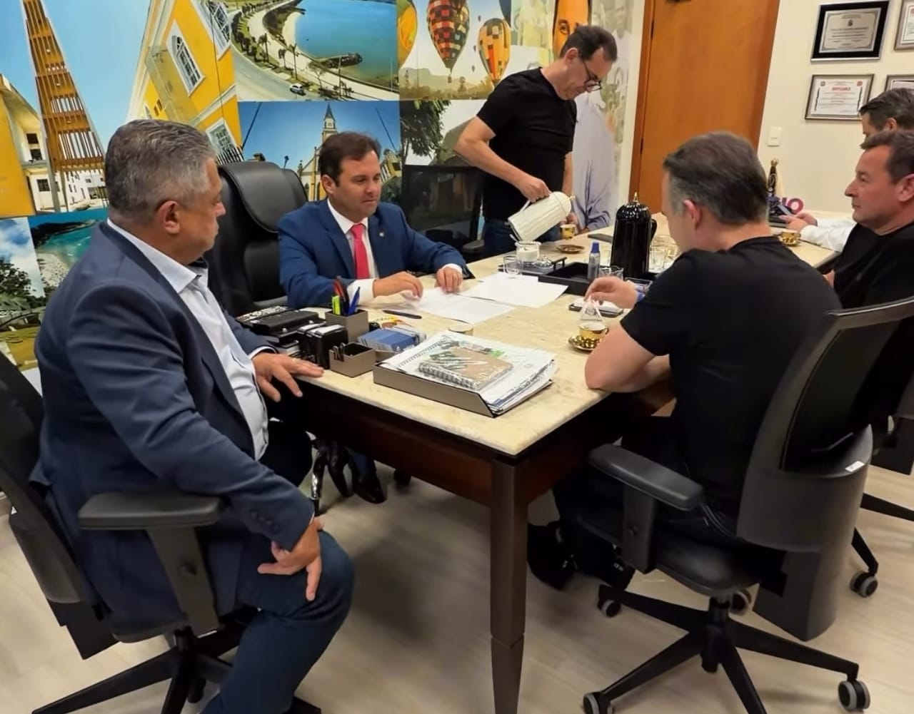 Reunião pode definir hoje chapa de oposição ao governo; os dissidentes do Progressistas com Jorginho; crise política em Penha – e outros destaques.