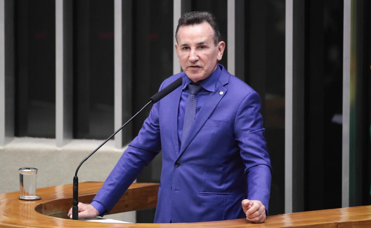 Câmara aprova projeto que prevê tornozeleira eletrônica para agressores de mulheres