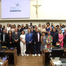 Câmara de Florianópolis realiza sessão solene e entrega medalhas Antonieta de Barros e Beata Joana de Gusmão