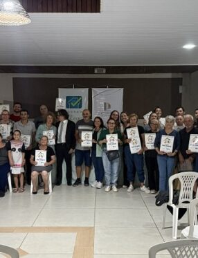 Programa Lar Legal entrega títulos de propriedade a 64 famílias em Imbituba