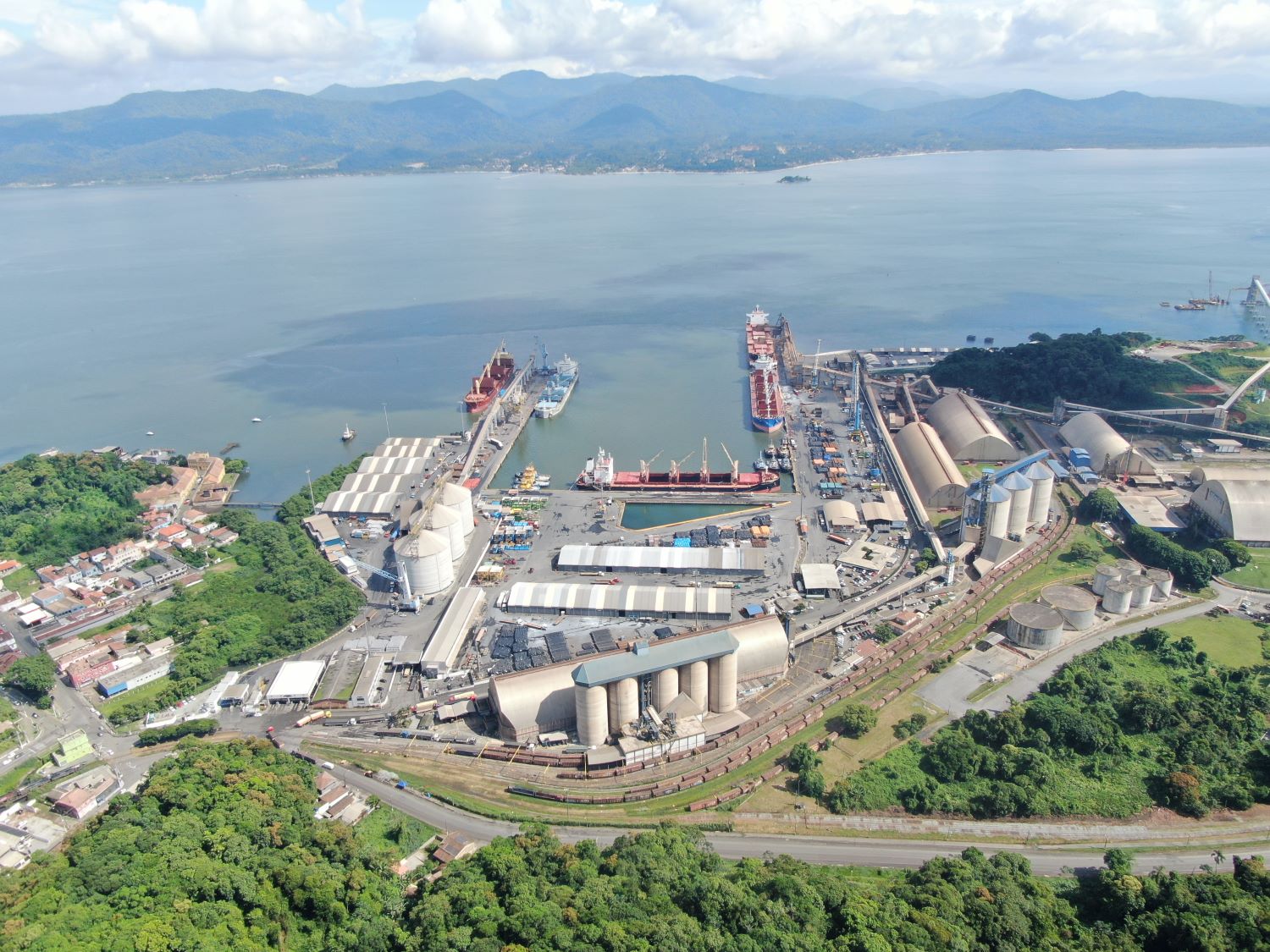 Porto de São Francisco do Sul registra lucro de R$ 15,3 milhões em 2025