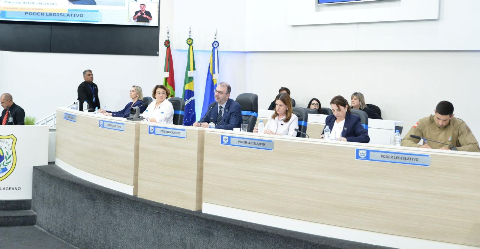 Vazia de ações e dados, audiência sobre pessoas em situação de rua vira espetáculo de quinta série