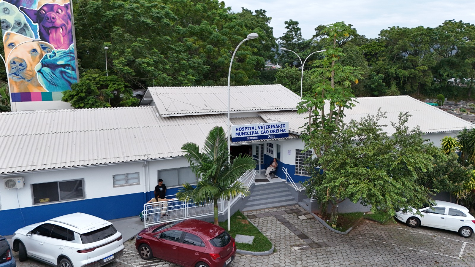 Florianópolis inaugura Hospital Veterinário Municipal com atendimento gratuito e plantão 24 horas