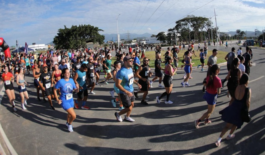 Avenida Arlindo Philippi May é inaugurada com corrida e promete melhorar mobilidade em Palhoça