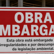 Justiça suspende obras de resort em Penha após ação do MPSC por suposta ocupação de área de preservação