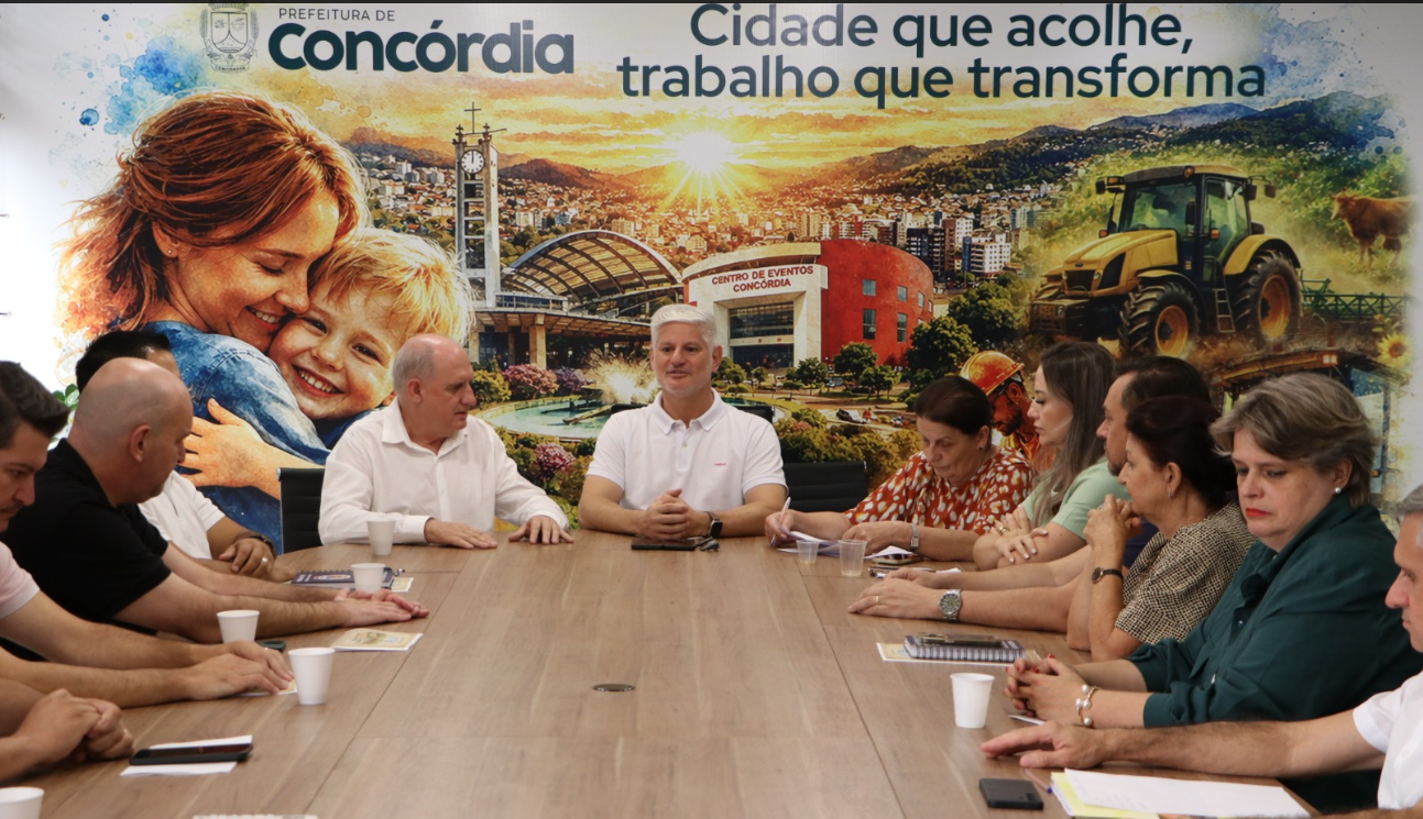 Reunião entre Executivo e Legislativo aborda propostas administrativas e ações de governo