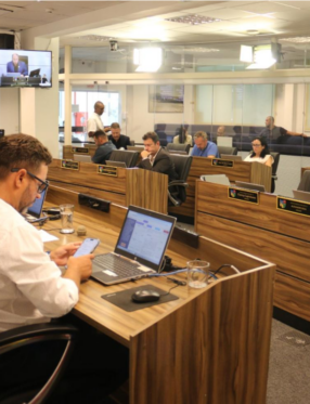 Vereadores de São José aprovam moção que pede redução do ICMS sobre combustíveis em Santa Catarina