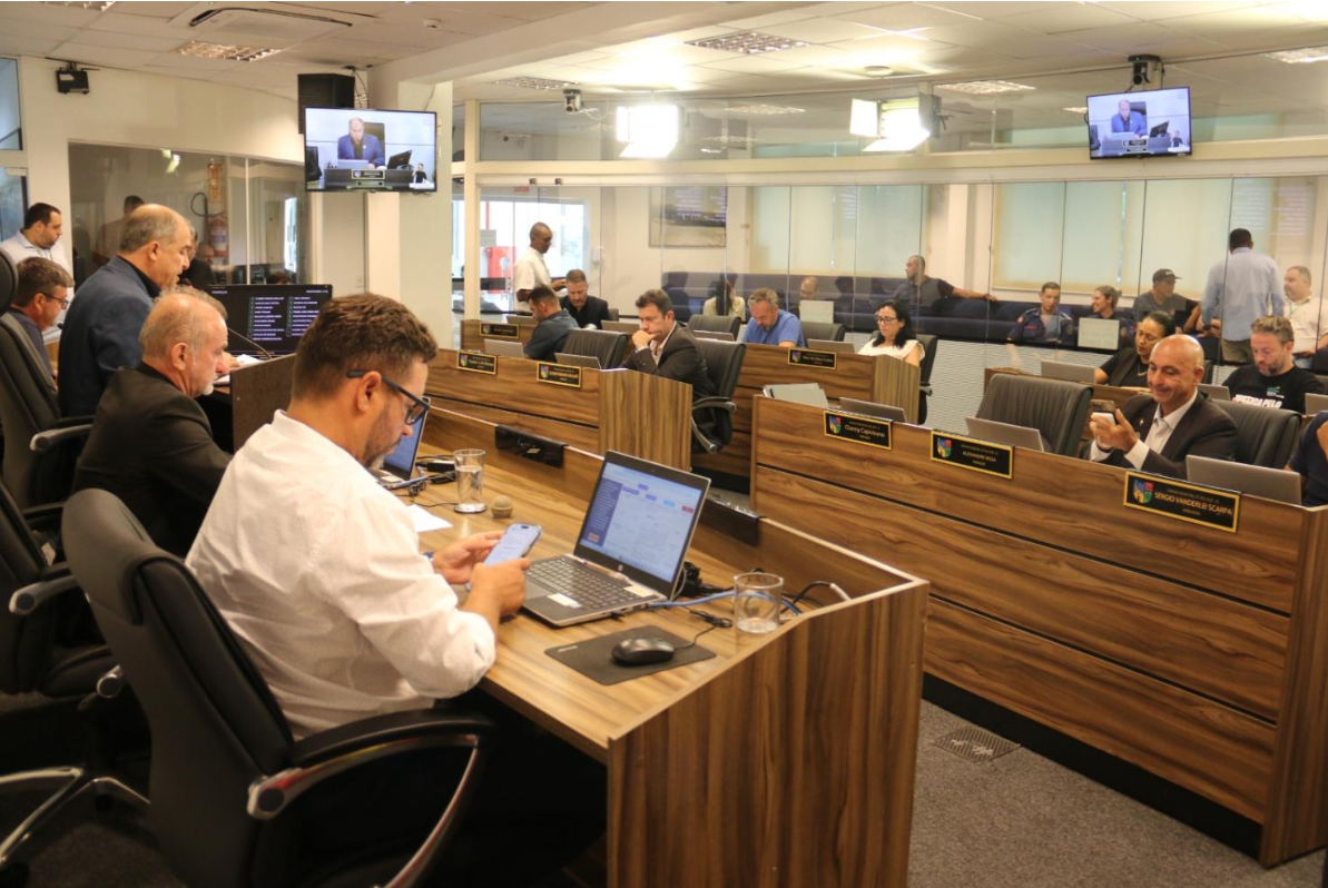 Vereadores de São José aprovam moção que pede redução do ICMS sobre combustíveis em Santa Catarina