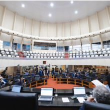 Deputados debatem falhas no atendimento a gestantes e cobram avanços em obras e segurança em SC