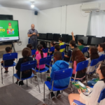 Programa de educação para o trânsito atende alunos em Itajaí e prevê certificação no fim de abril