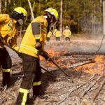 Menos chuva eleva risco de incêndios florestais e bombeiros reforçam capacitação em SC