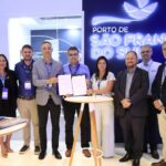 Porto de São Francisco do Sul firma acordo para abastecimento elétrico de rebocadores e avança em descarbonização