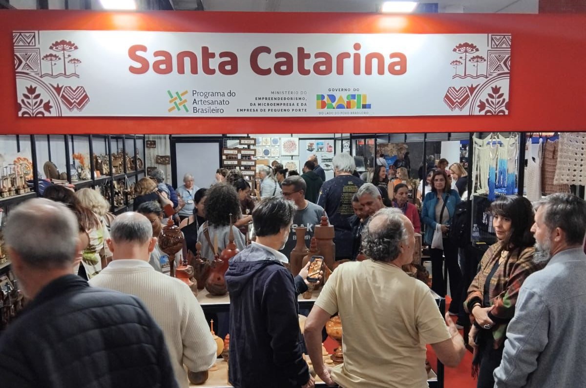 Artesanato catarinense movimenta quase R$ 100 mil em feira nacional em São Paulo