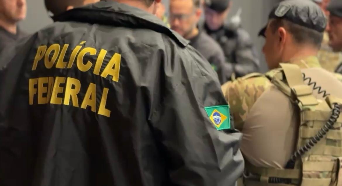 Operação nacional contra facções cumpre mandados em SC
