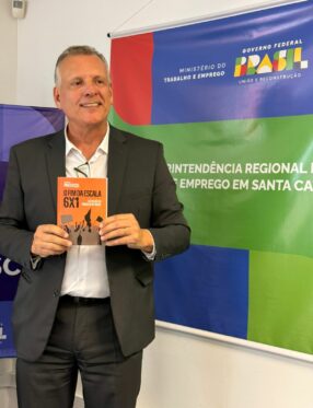 Paulo Eccel lança livro sobre fim da escala 6×1