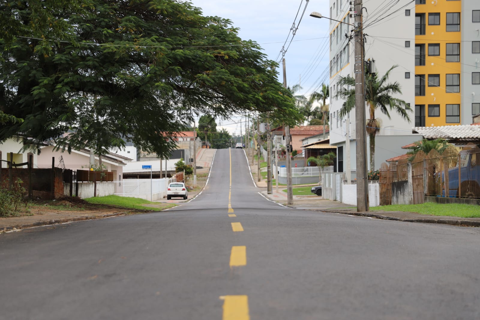 Obras de pavimentação asfáltica já contemplaram 49 ruas na região da Próspera em Criciúma