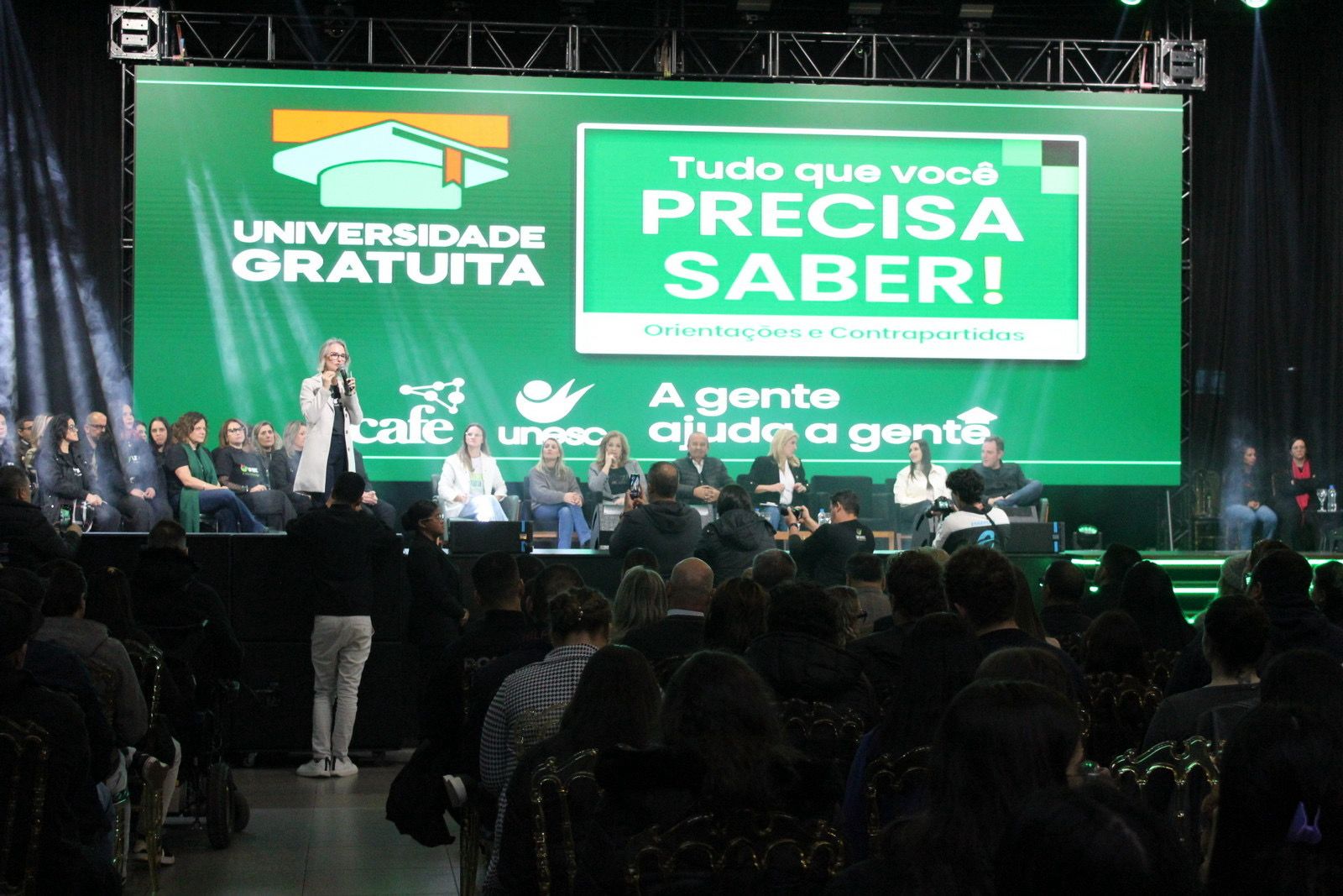 Circuito Universidade Gratuita reúne estudantes da Unesc para orientações sobre contrapartida social
