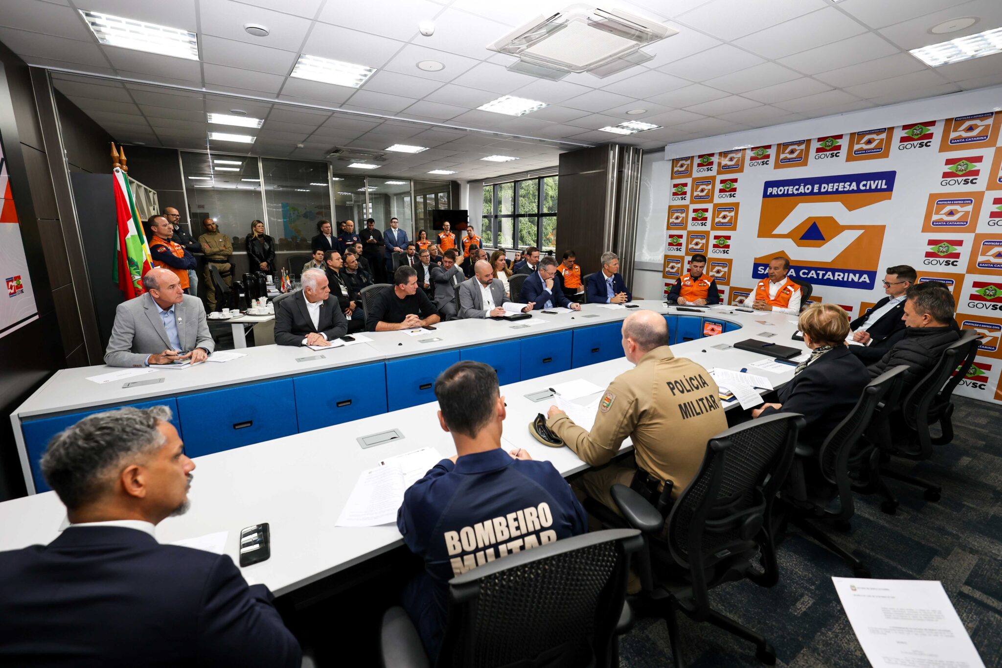 SC realiza primeira reunião presencial do Comitê de Gestão de Crises após decreto de alerta climático