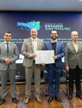 Santa Catarina lança plano inédito de Estado Aberto com participação dos três poderes