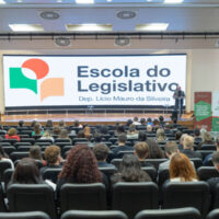 Programa Estágio Visita reúne universitários na Alesc para formação política e cidadã