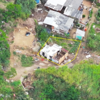 Operação remove construções irregulares em área de risco na região continental de Florianópolis