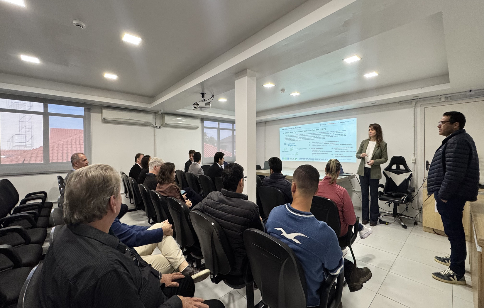 Balneário Piçarras inicia estudos para PPP de iluminação pública e tecnologias de cidades inteligentes
